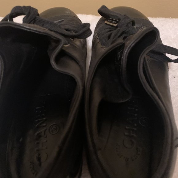 I AM ON SALE! CHANEL SOFT LEATHER BOOTIES - Picture 6 of 15